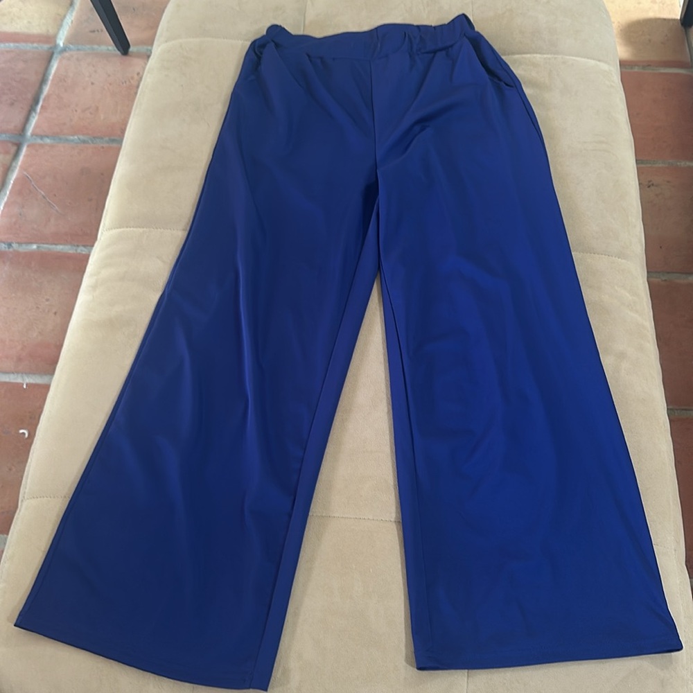 Navy Women's 2 piece wide leg pants & top set - Picture 10 of 14